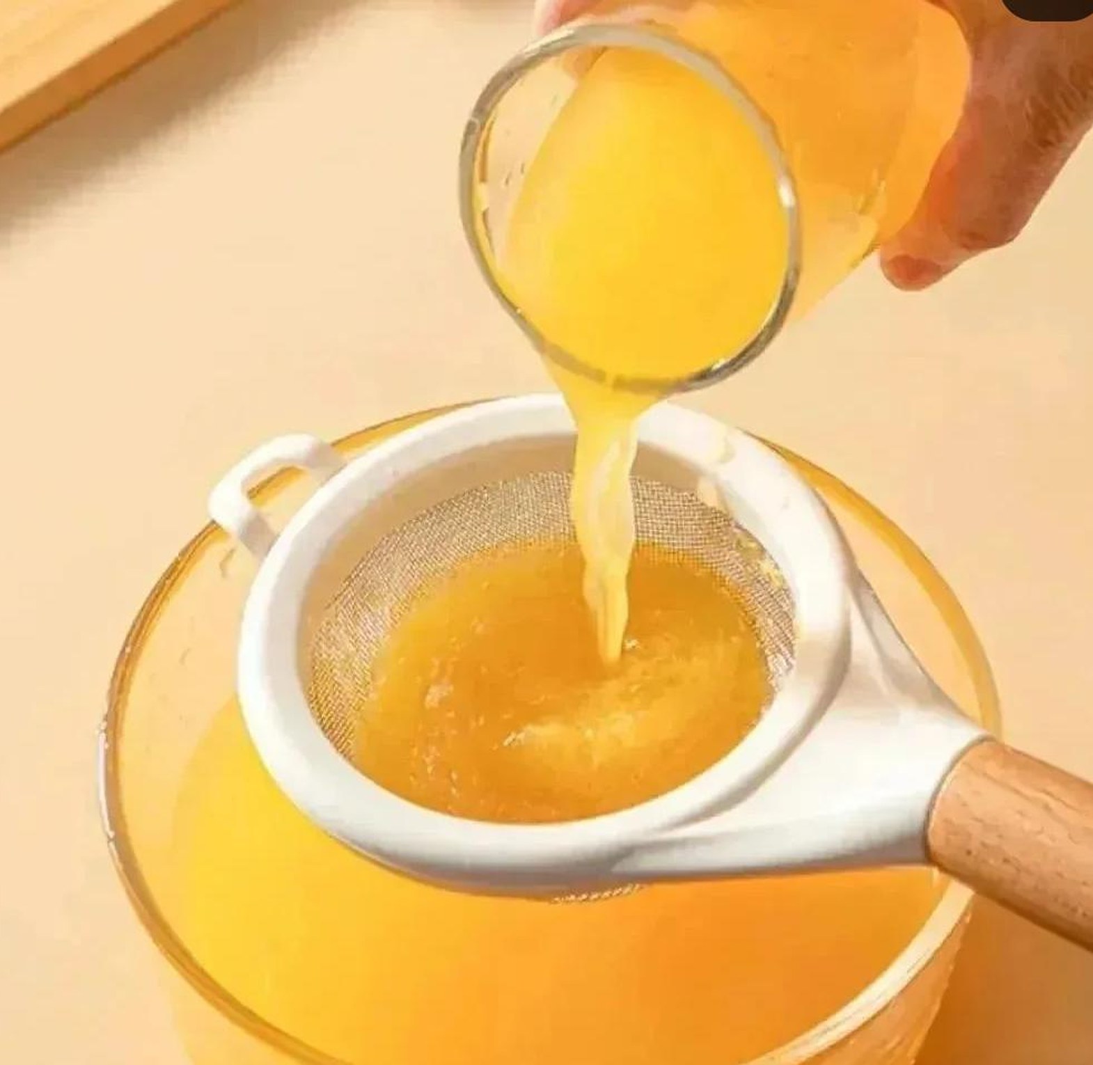 Wooden handle stainless steel fine mesh sieve/strainer image