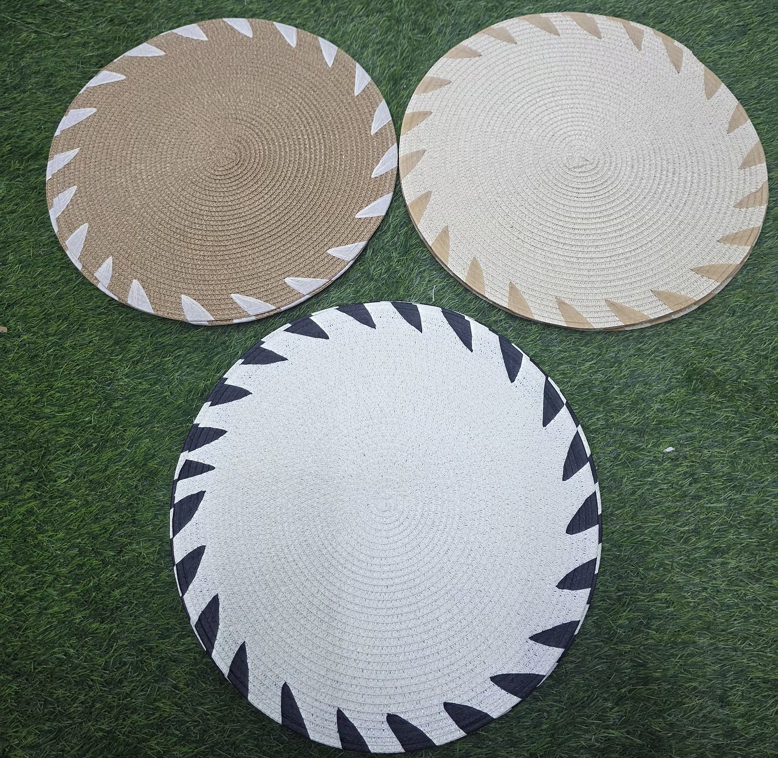 Round Elegant Braided table mats 6pcs image