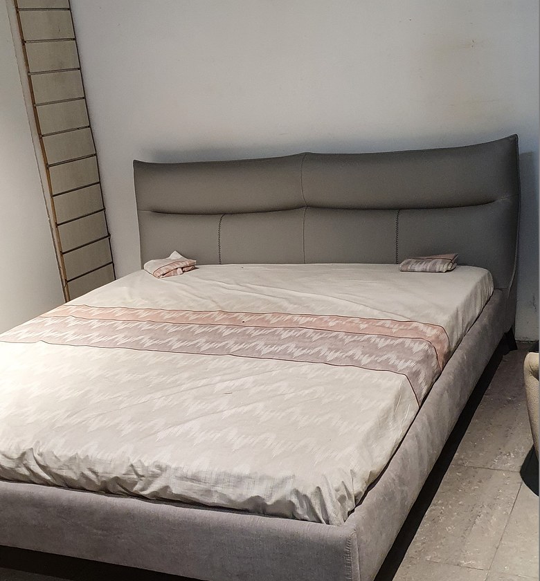 BED 180X200 + SLAT TAUPE  image