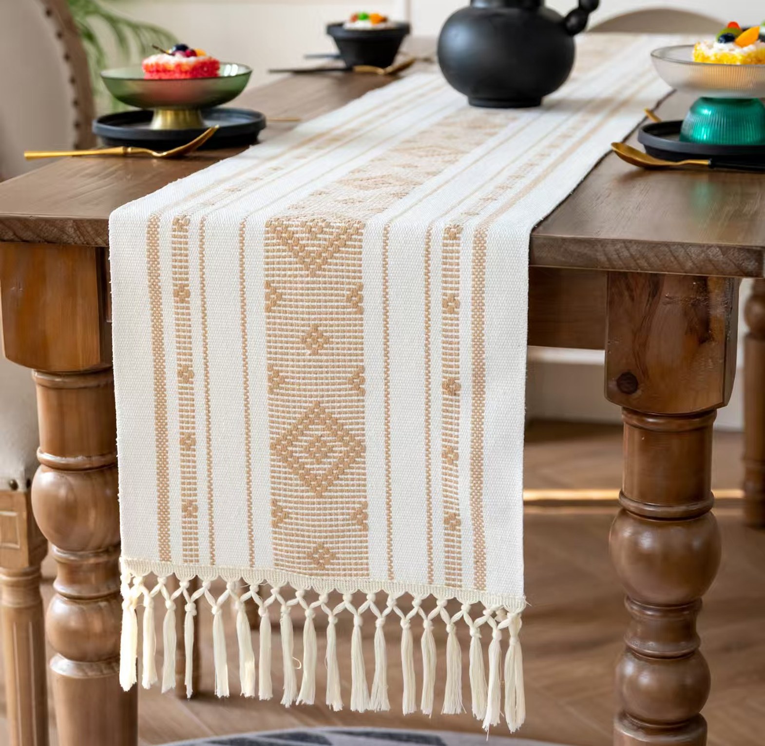 Braided Cotton Table Runner & 6-Piece Mat Set image