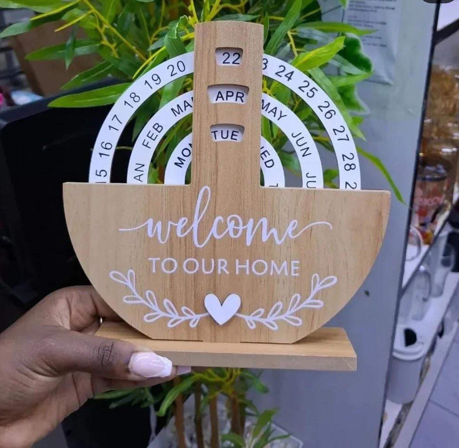 Wooden creative rotating calendar image