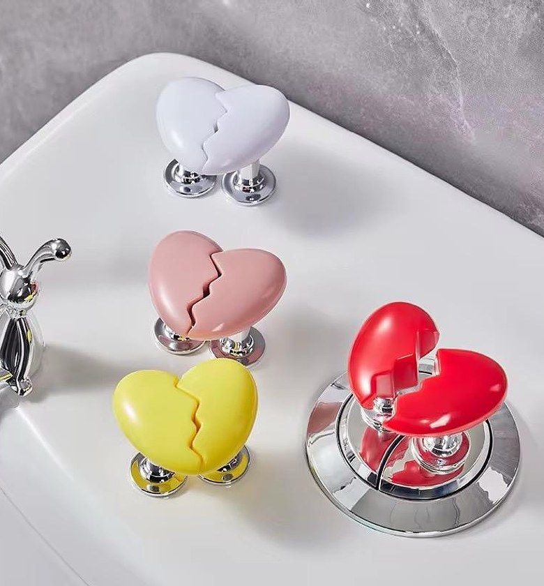 Creative heart shaped toilet press  image