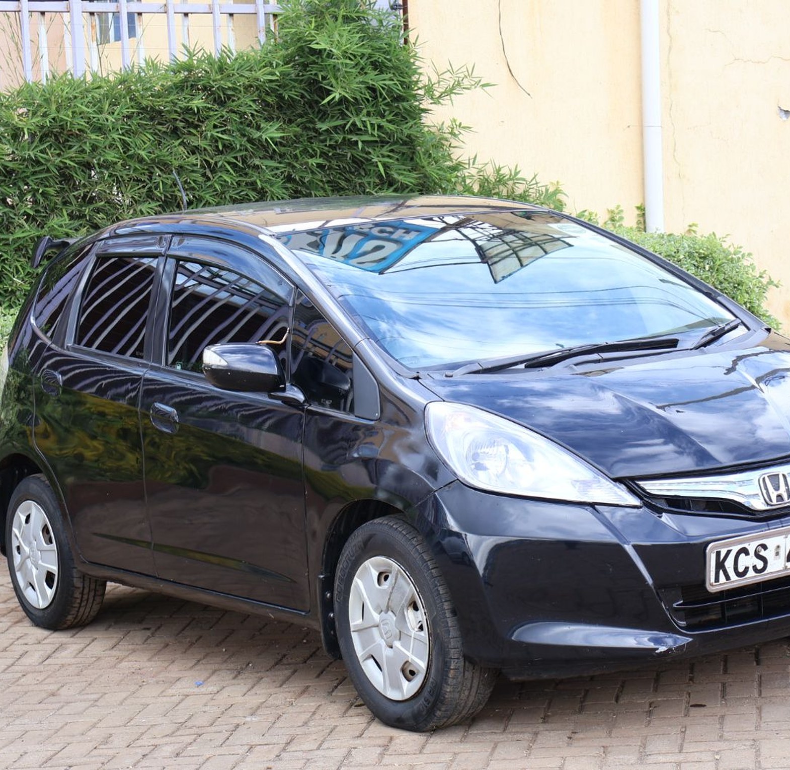  Honda Fit Hybrid KCS, YOM 2011 Model, Automatic, Rating 1300cc image