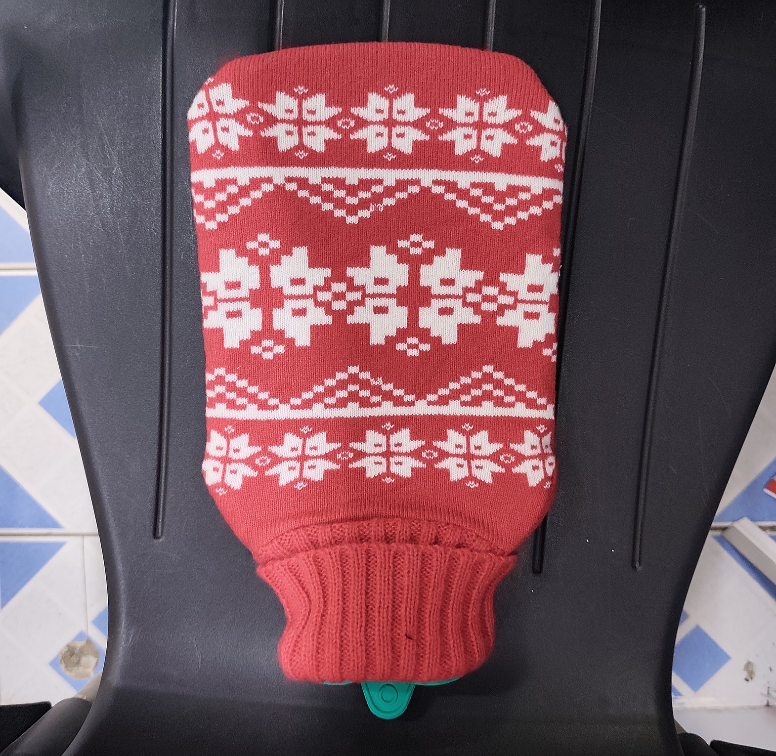 Hot Water Bottle with Removable Knitted Cover - 2L Warm Water Bag image