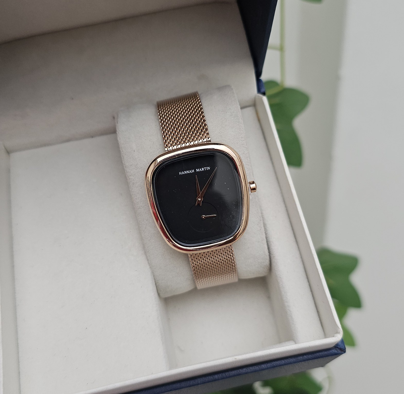 Classic squaval watch image