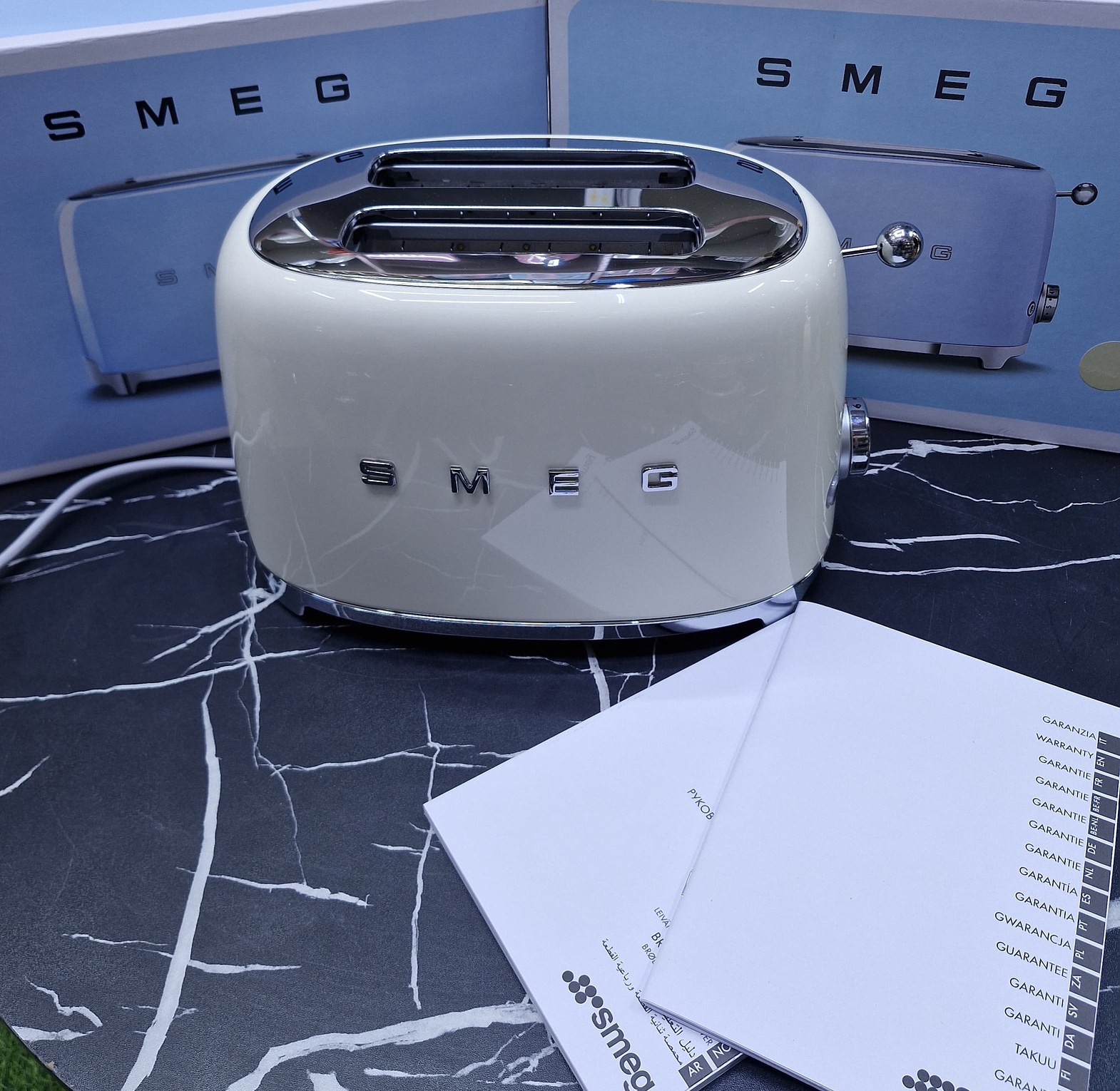 SMEG 2-Slice Retro Toaster 950W with Extra-Wide Slots image