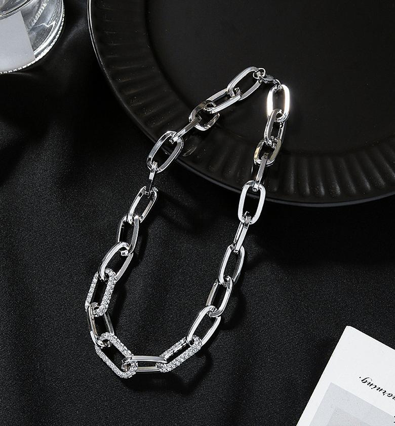 Icy link bold choker silver image