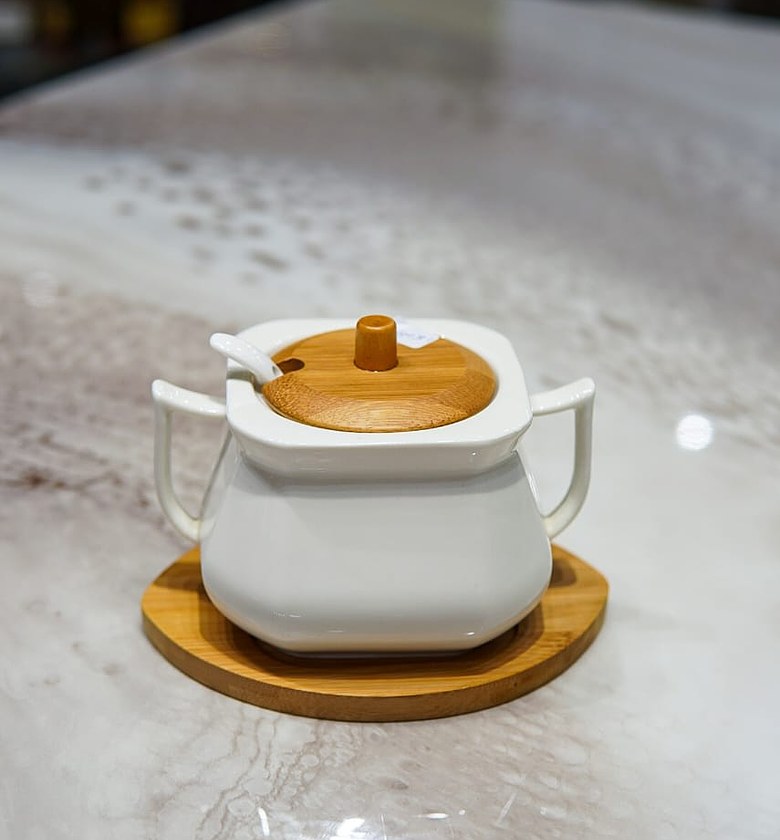 Single piece sugar dish with bamboo stand image
