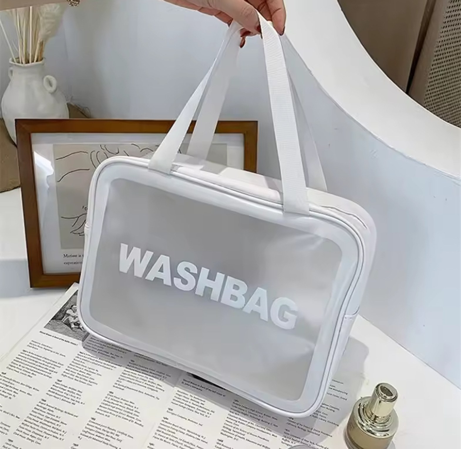 Travel cosmetic bag  image