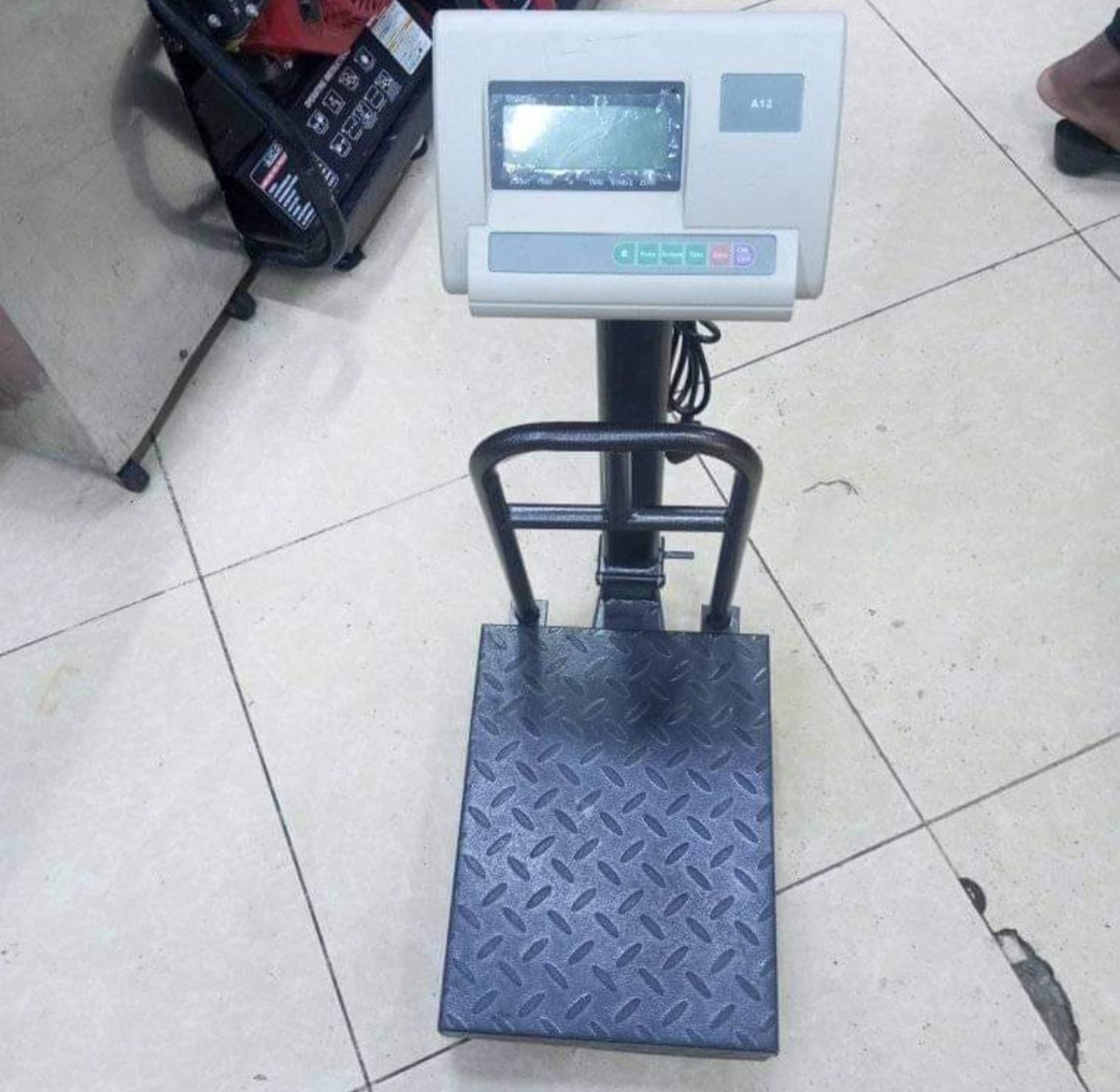 A12 Weighing scale 150kg image