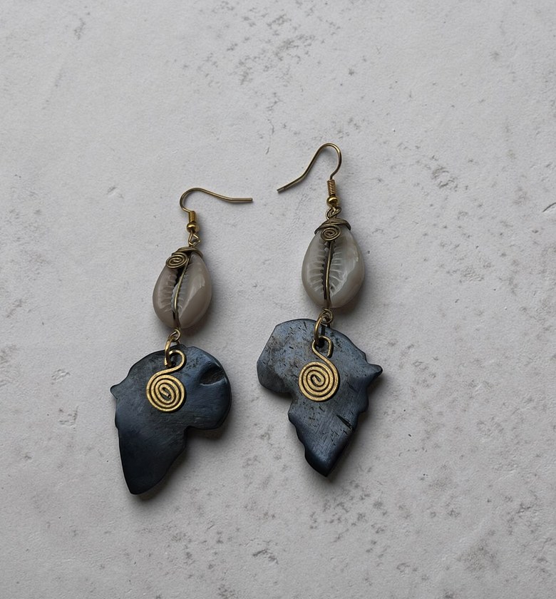 Zuri  Black Earrings. image