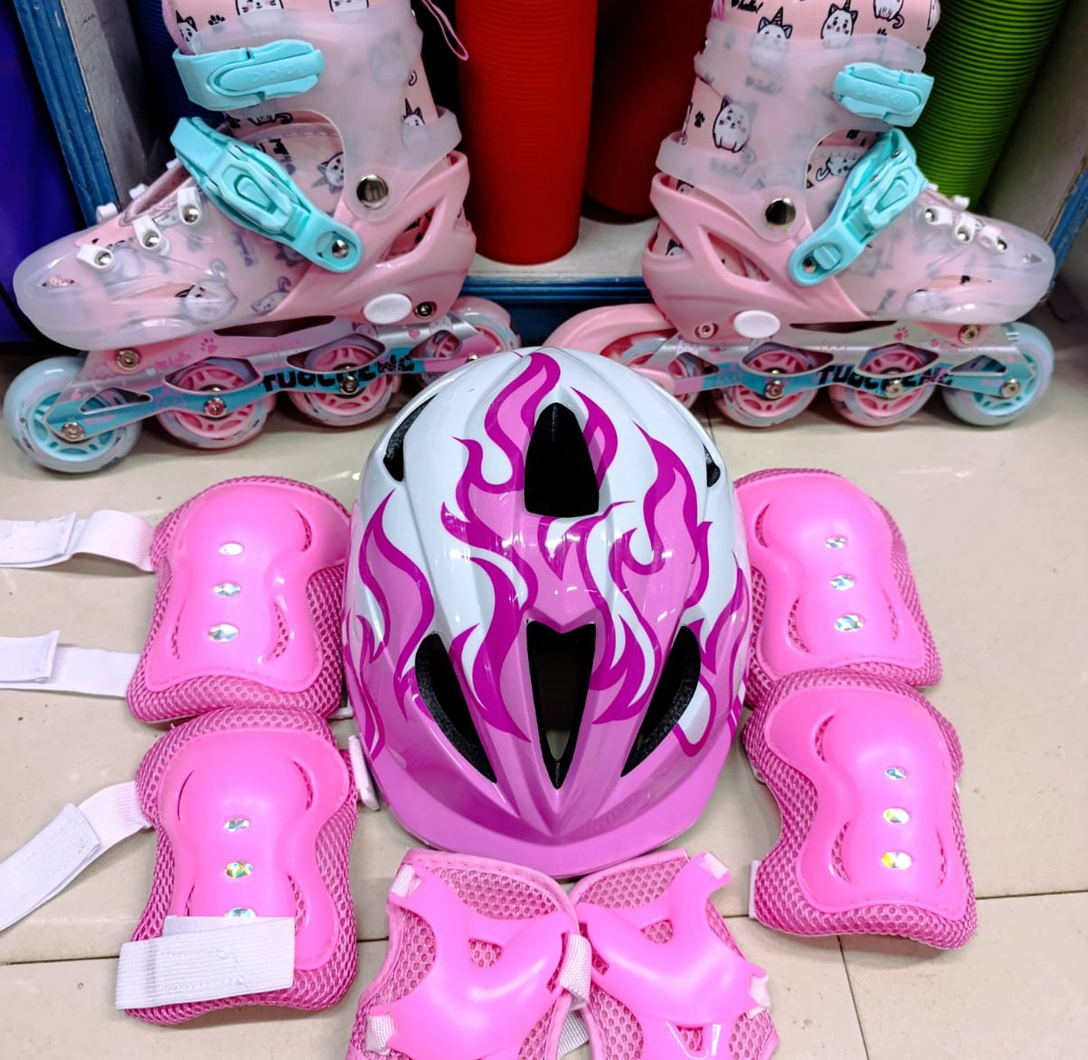 Full set Pu wheeled skates  All wheels are glowing image