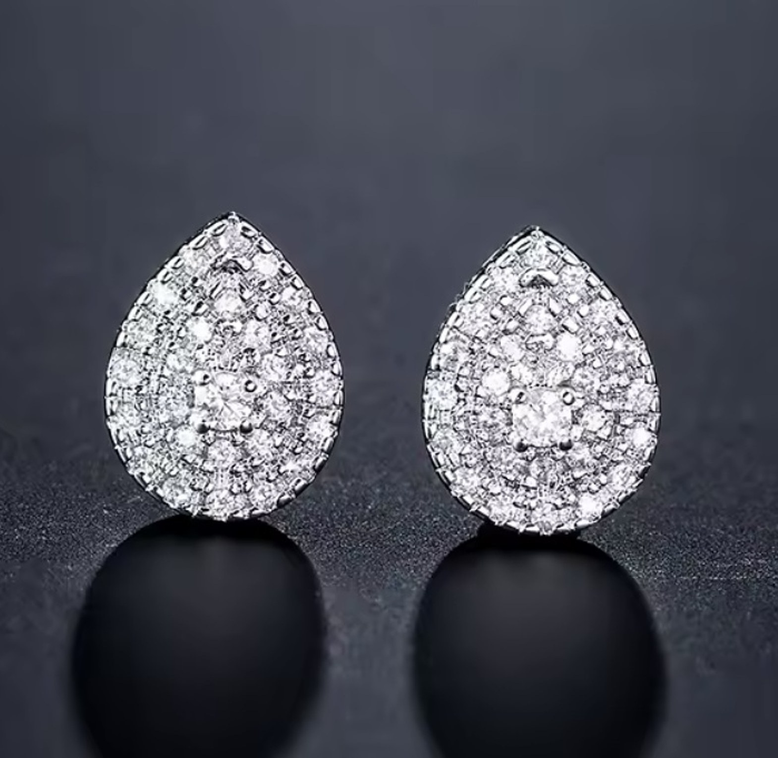 Dazzling Teardrop Cascade Set image