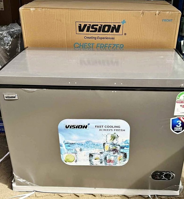 300l chest freezer image