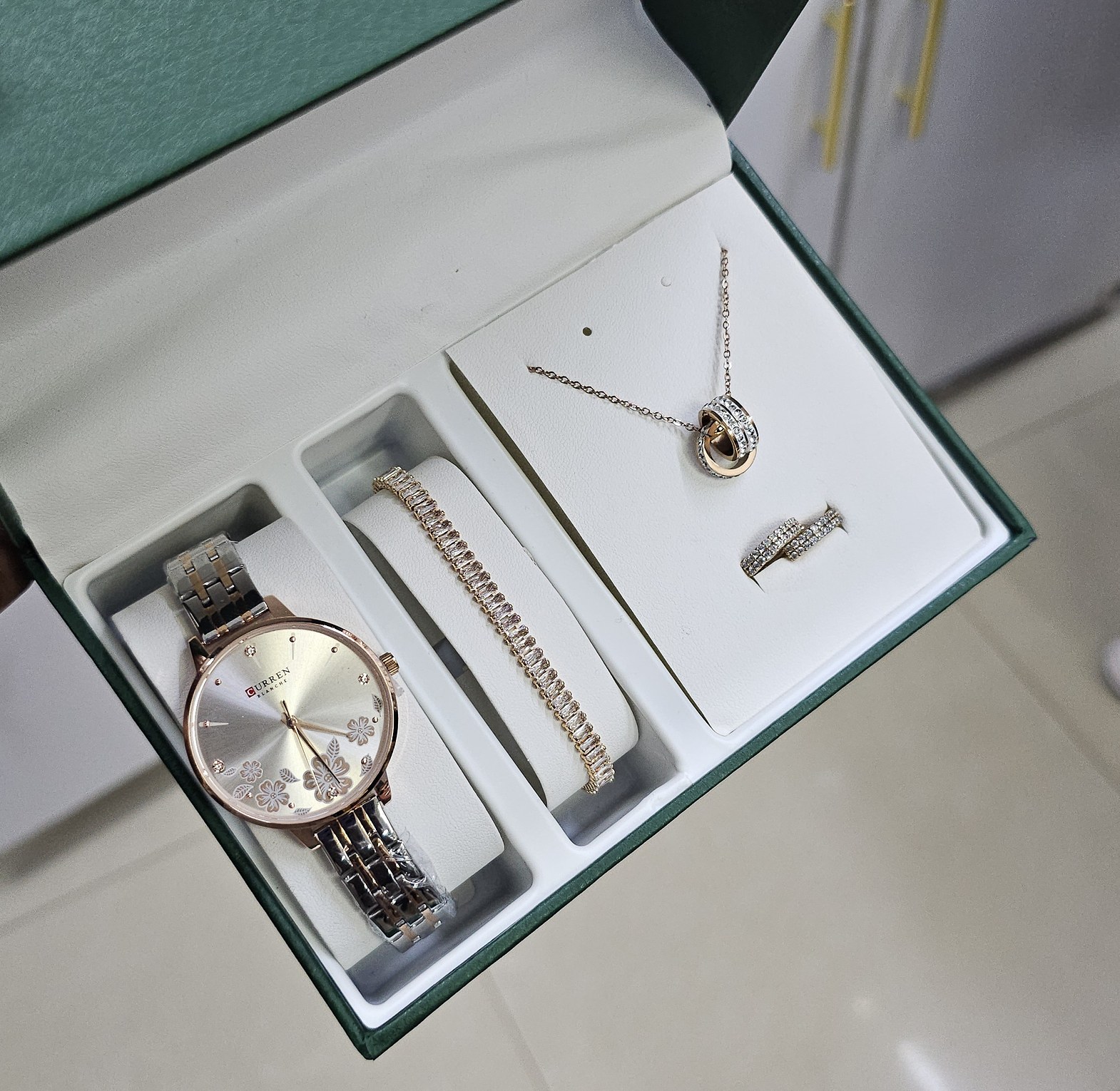 Curren watch set image