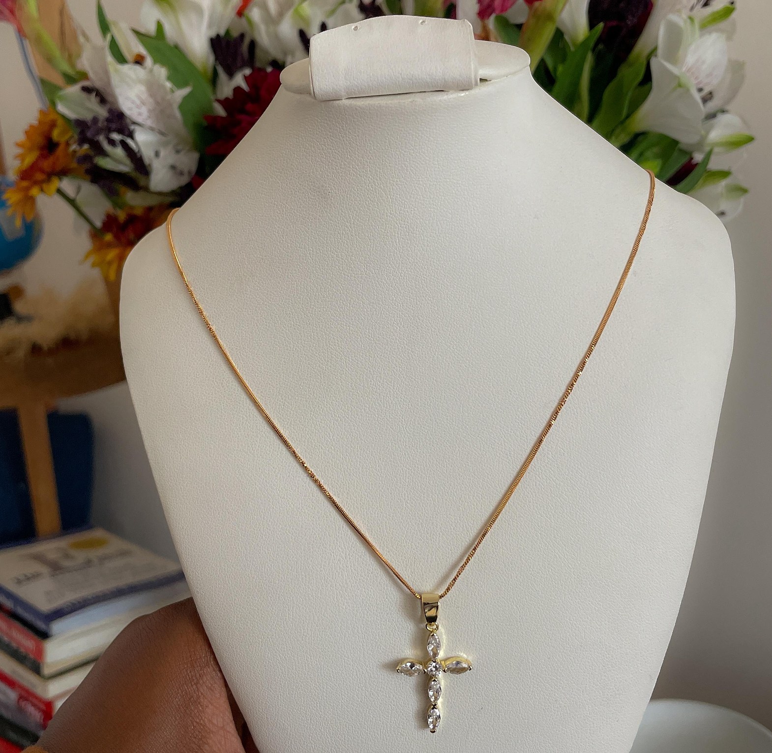Golden Petal-Tip Cross Necklace image