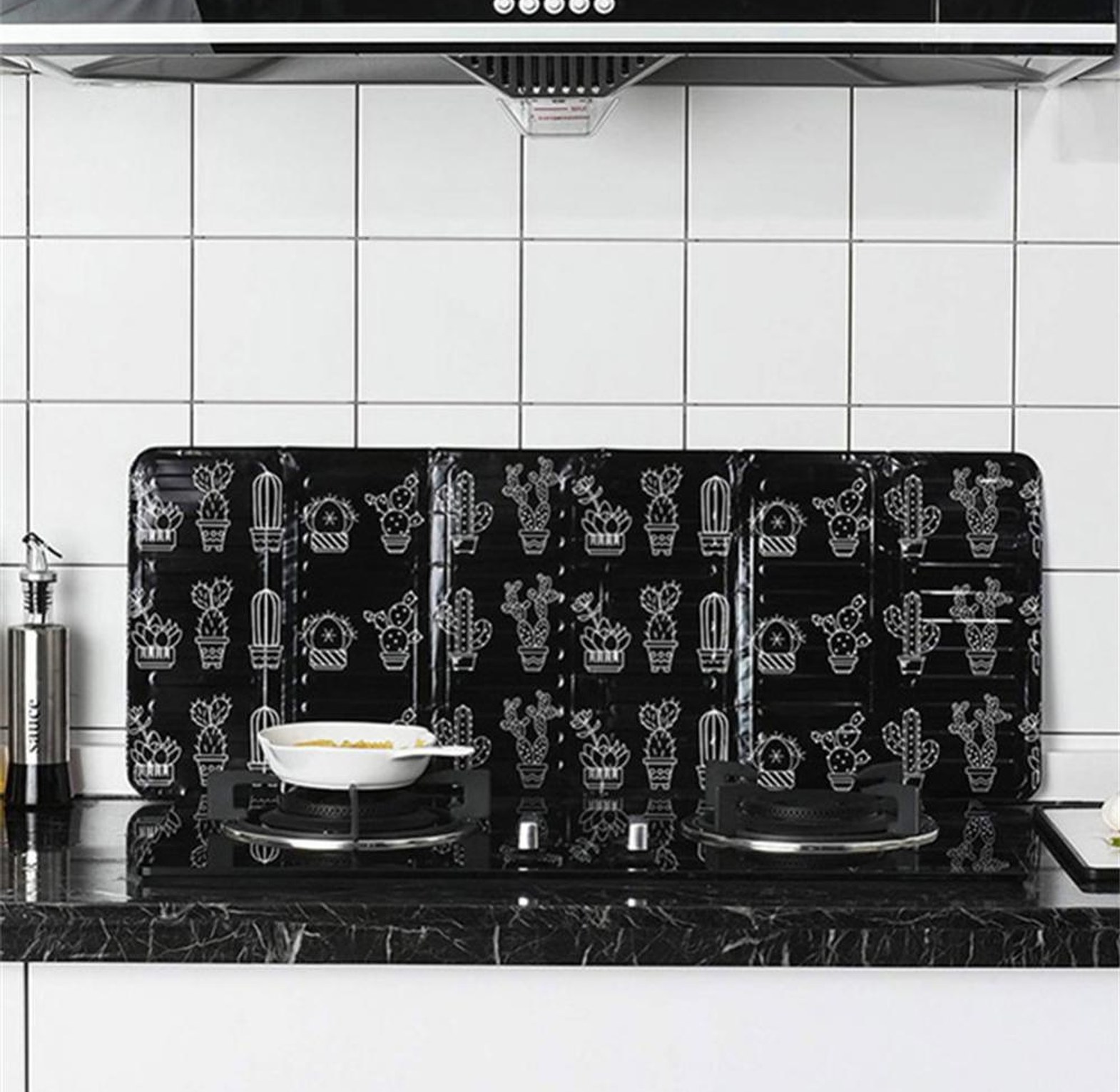 Oil Splash Protector Foldable Aluminium Foil image