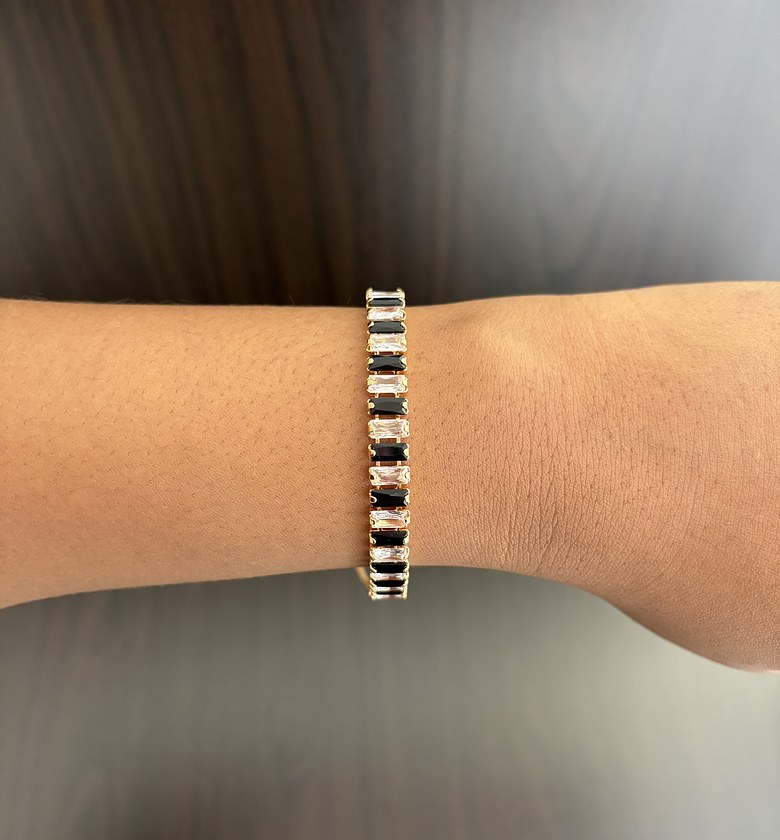 Selaya Tennis Bracelet (Draw String) - Black & Clear image