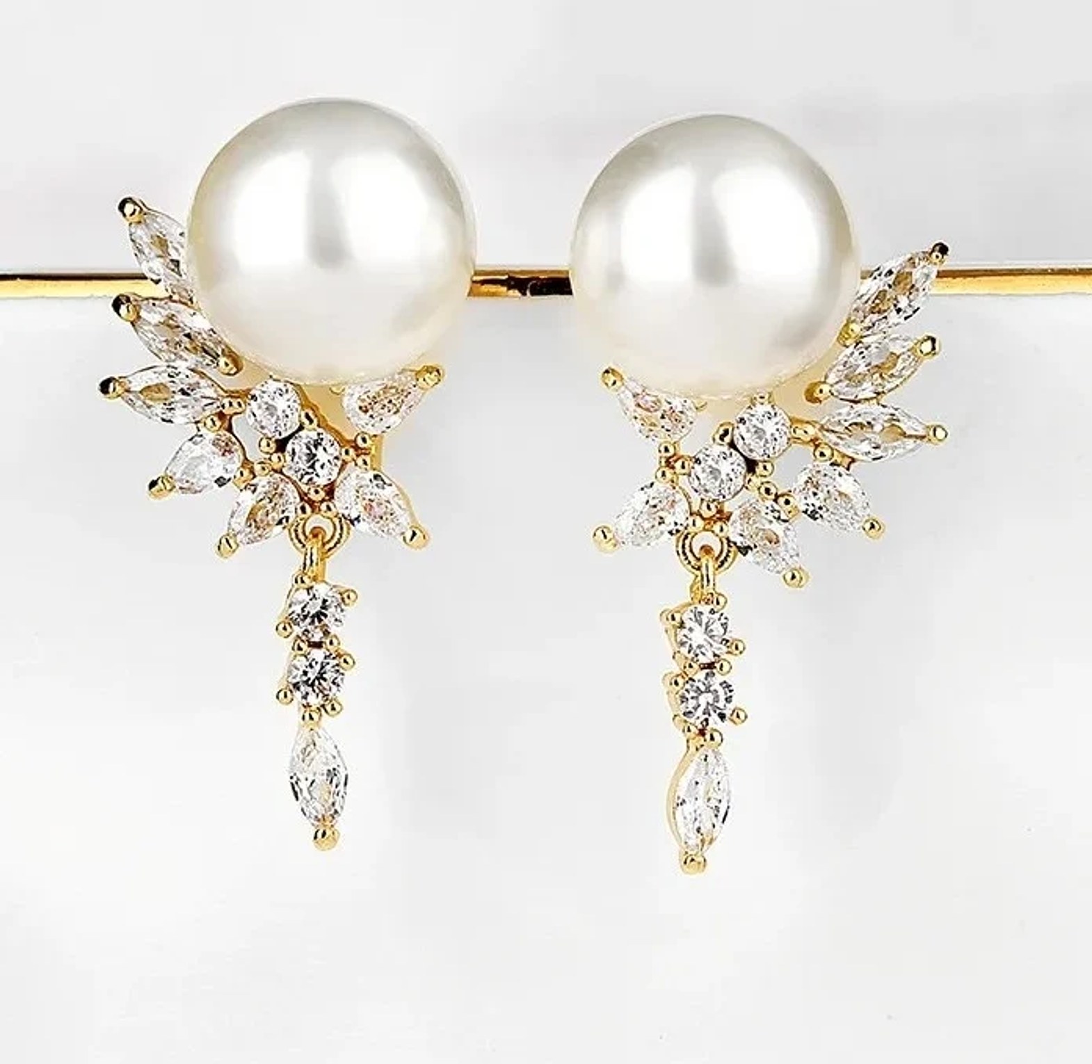 Imitation Pearl Cubic Zirconia set image