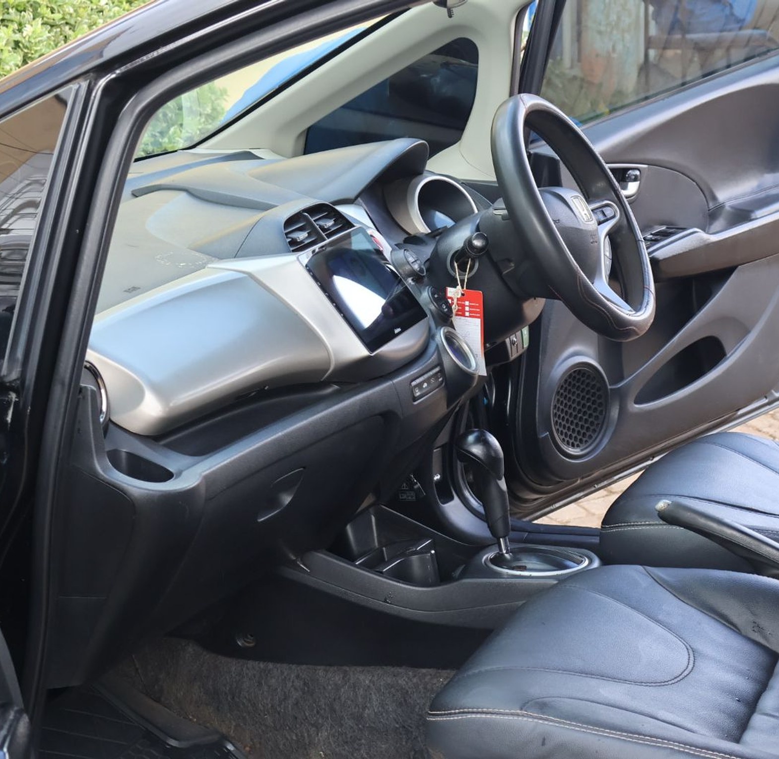  Honda Fit Hybrid KCS, YOM 2011 Model, Automatic, Rating 1300cc image