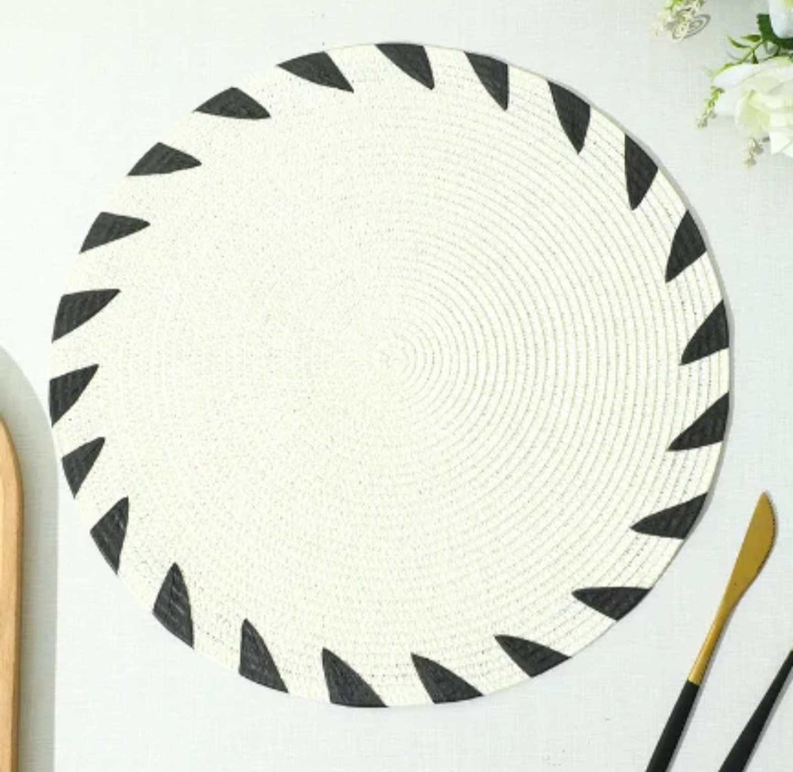 Round Elegant Braided table mats 6pcs image