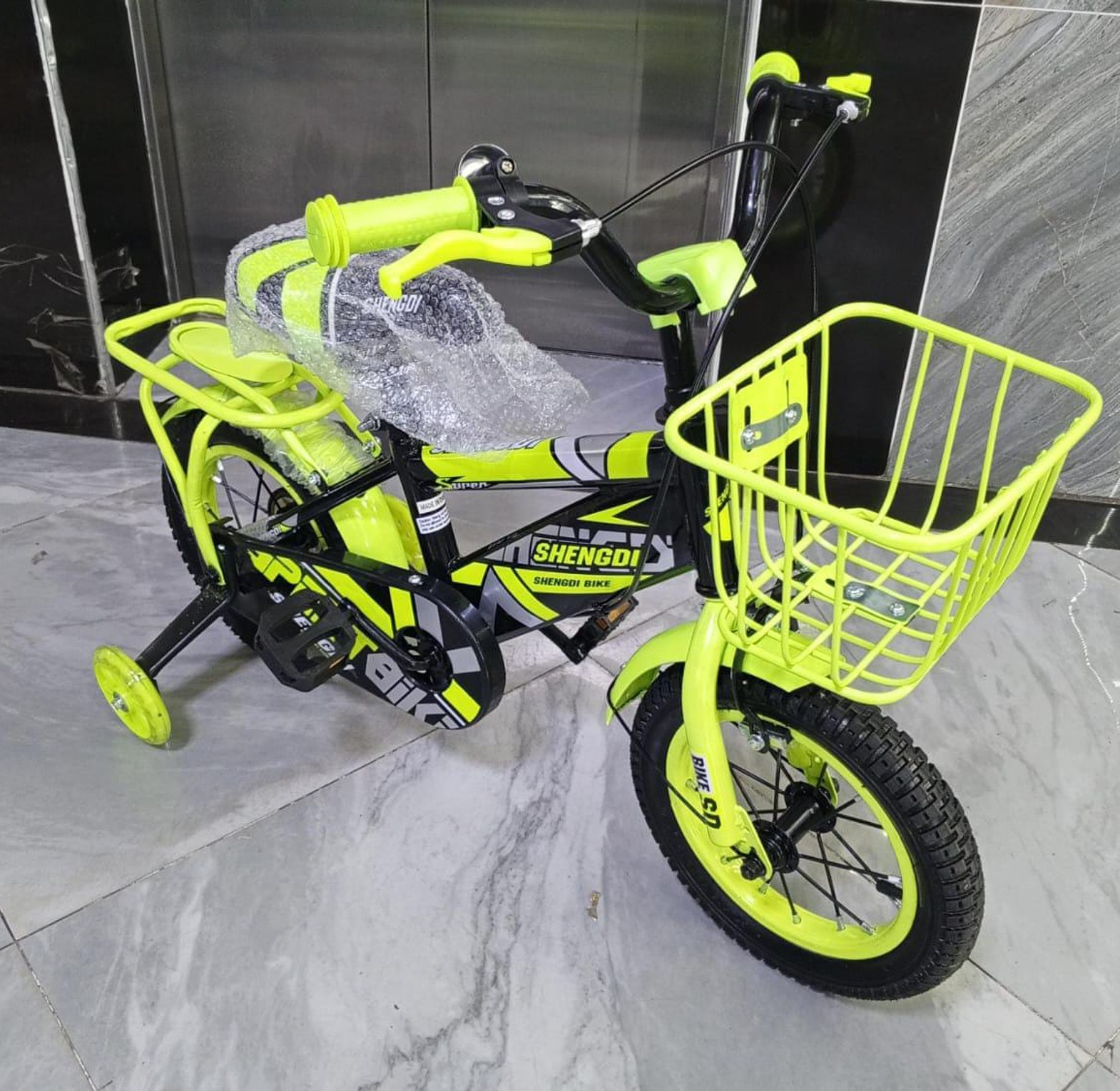 BICYCLES. Size 12 (3 to 6 yrs) With Trainer Wheels Quality Affordable  Bird bike image