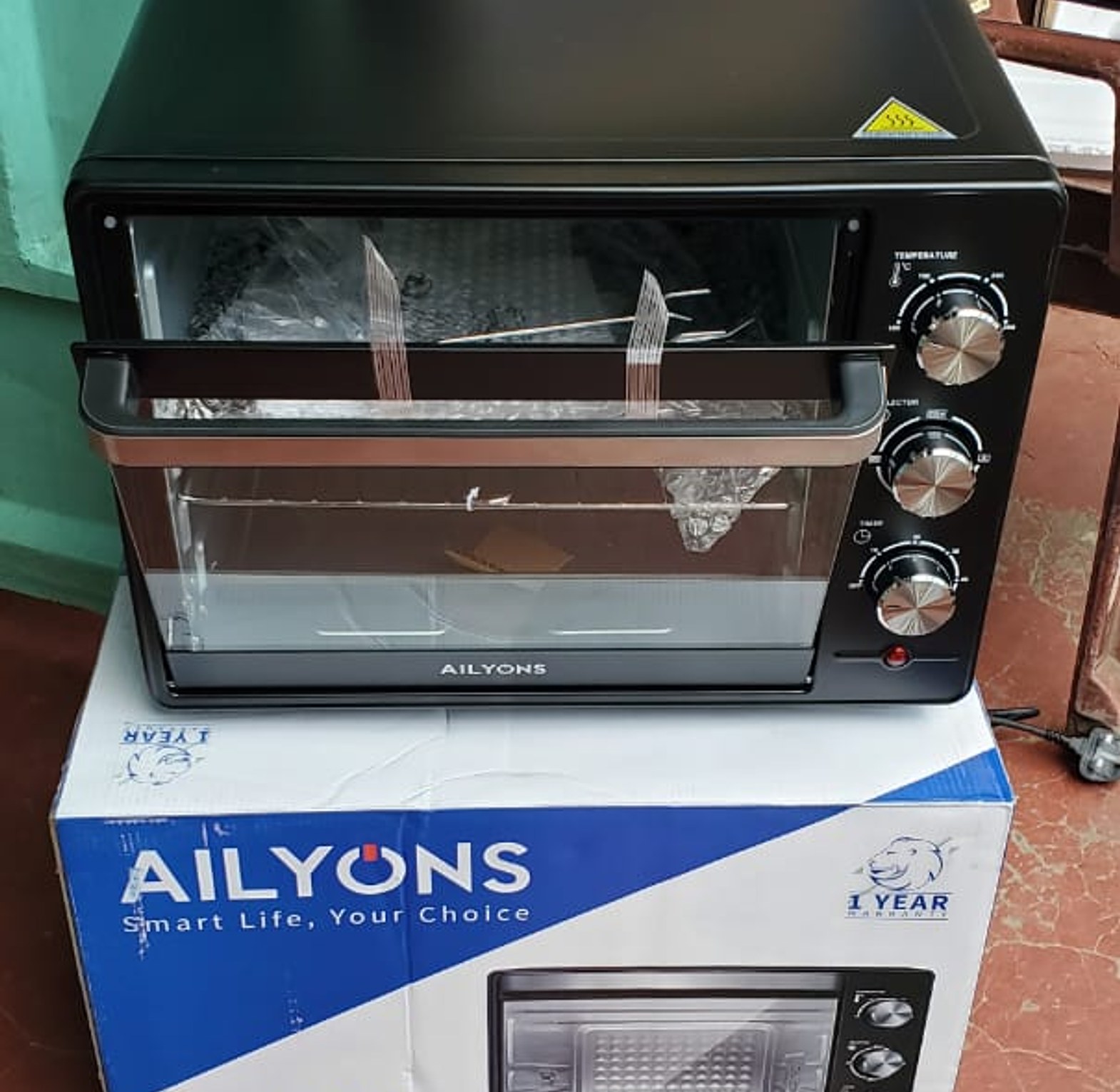 OVEN. AILYONS 40 Litres Electric Oven image