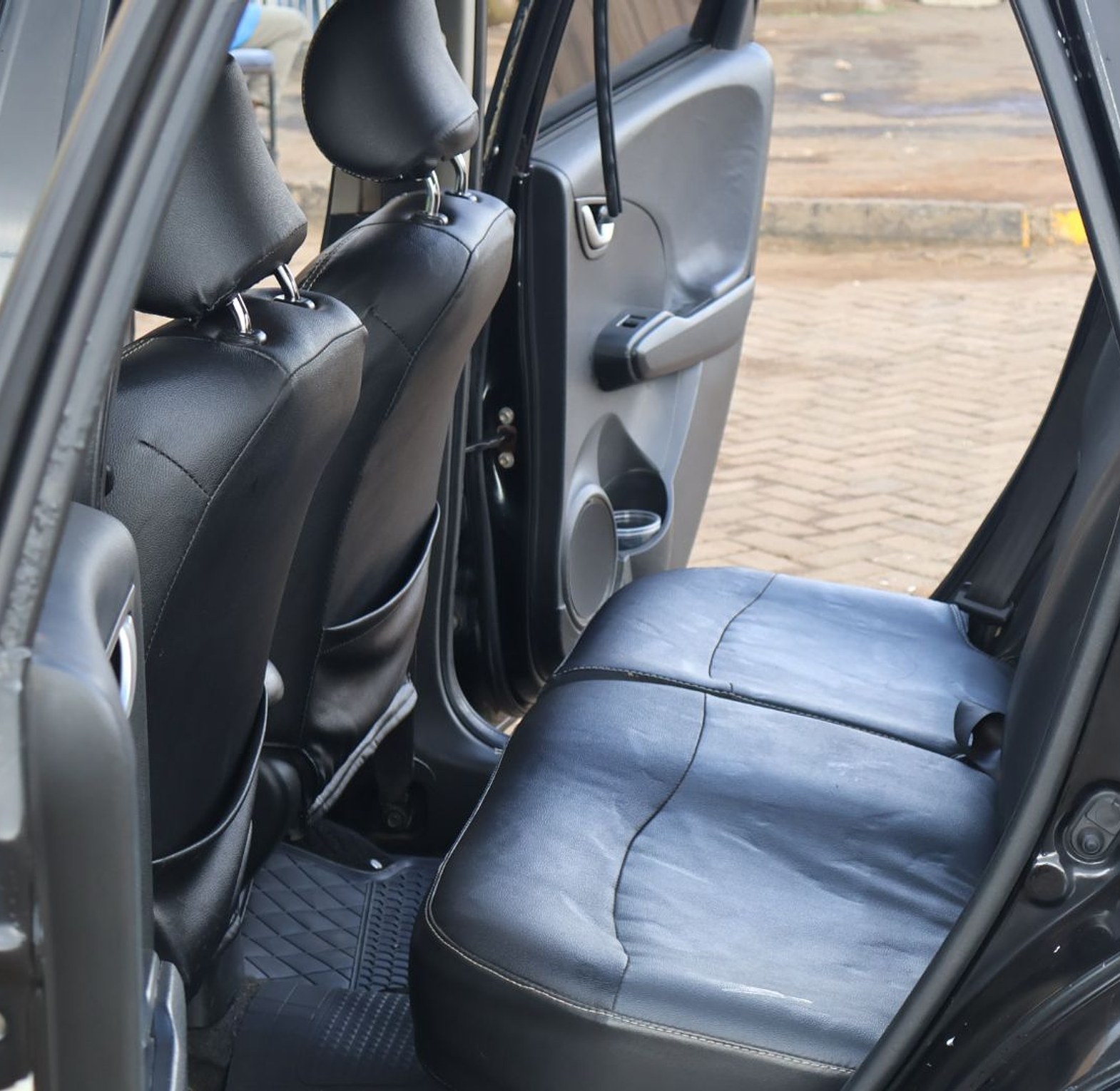  Honda Fit Hybrid KCS, YOM 2011 Model, Automatic, Rating 1300cc image