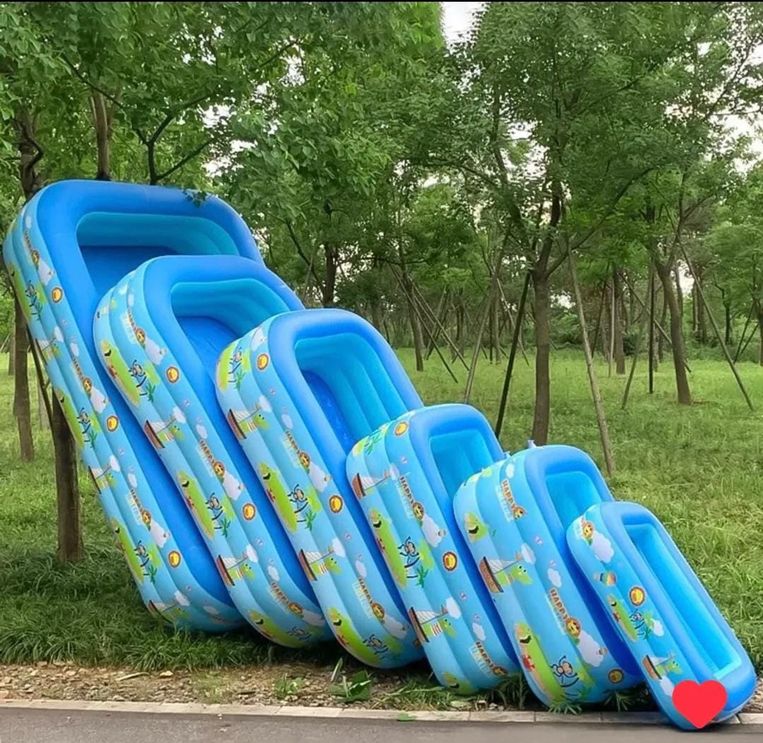 Family-Sized Inflatable Pool SIZE 4.2M image