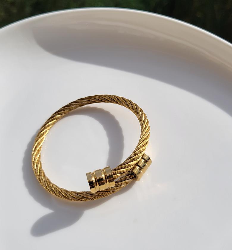 Unisex bangle  image
