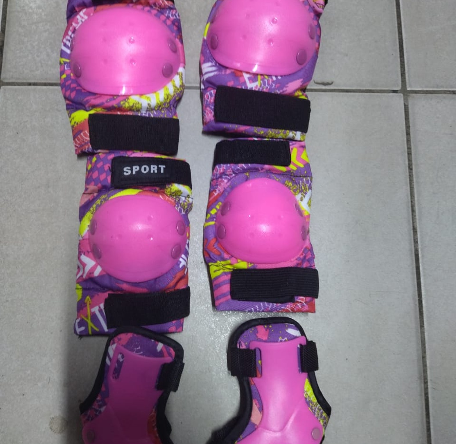 2PCS SOCCER FOOTBALL , SKATES , CYCLING KNEE GUARDS SHIN PADS PROTECTOR image