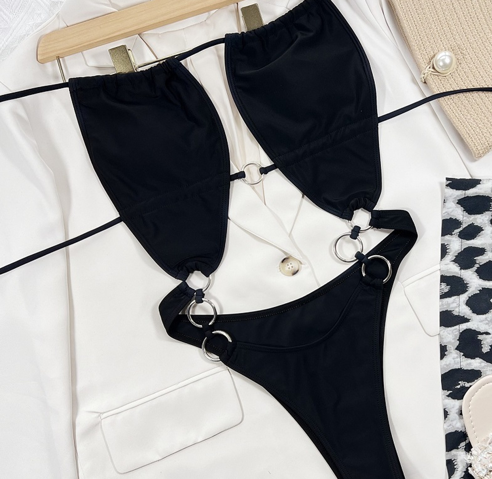 H1610713 Beachwear image