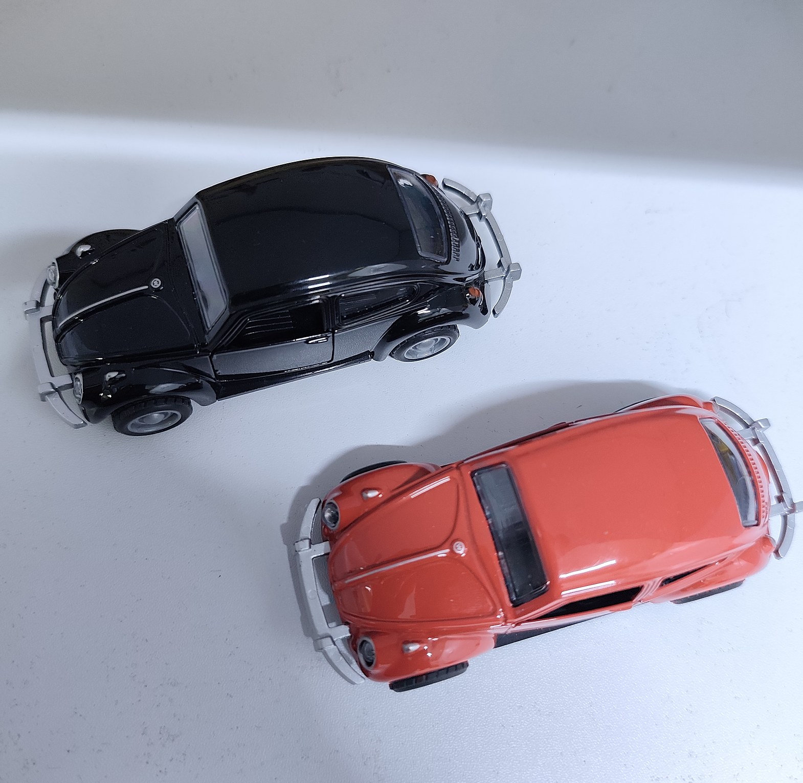 Volkswagen Beetle Die-cast Metal Toy Car Vintage 1:32 Scale Model – Durable Alloy Body – Nairobi Kenya image