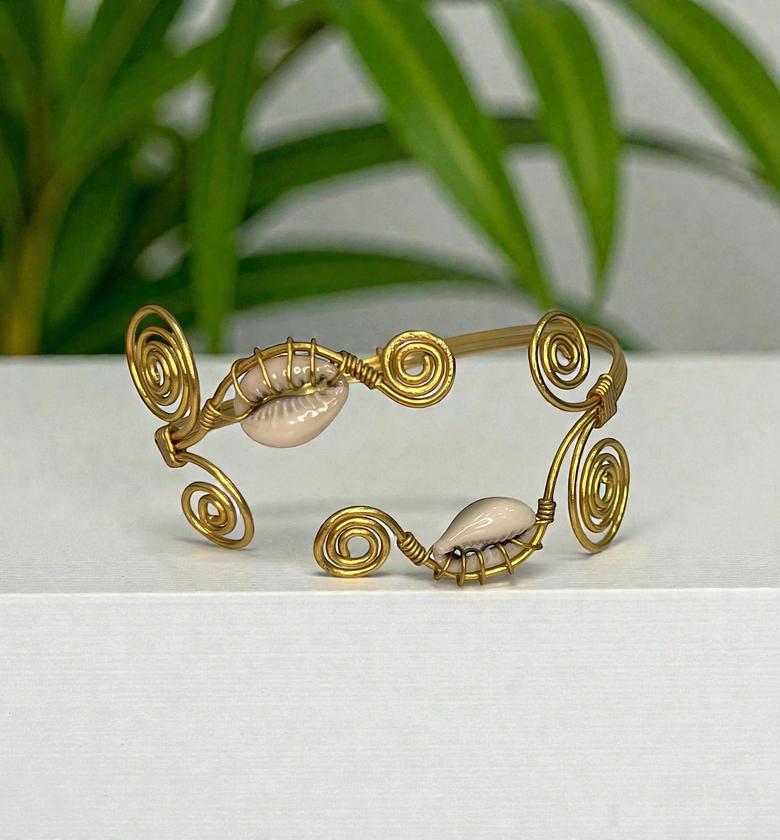 Kweli cowrie Armcuffs image