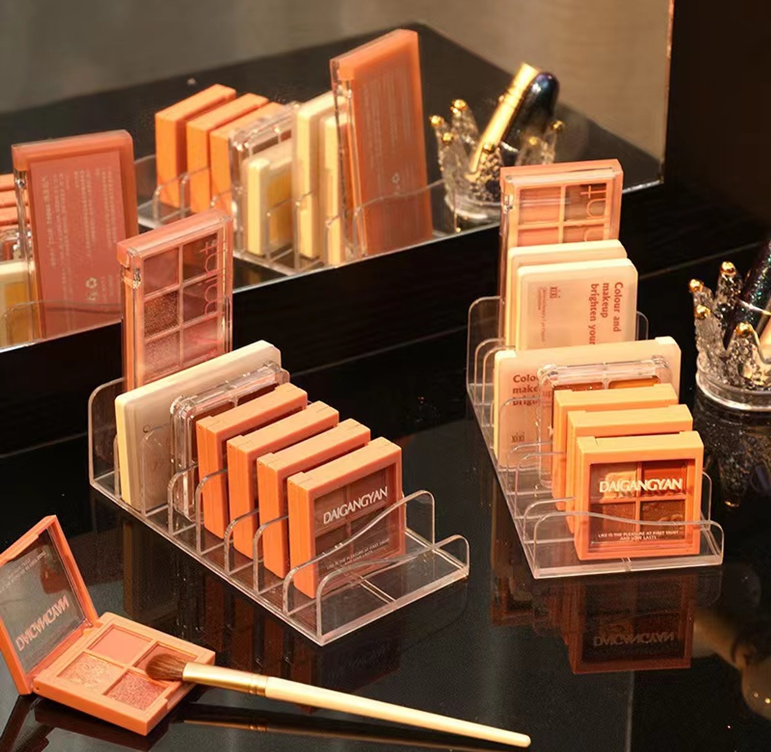 Acrylic Compact Eyeshadow Palette Organizer  image