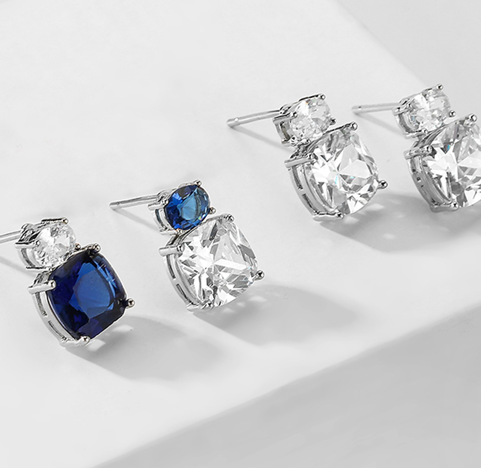 Cubic Zirconia Crystall Hypoallergenic Double studs image