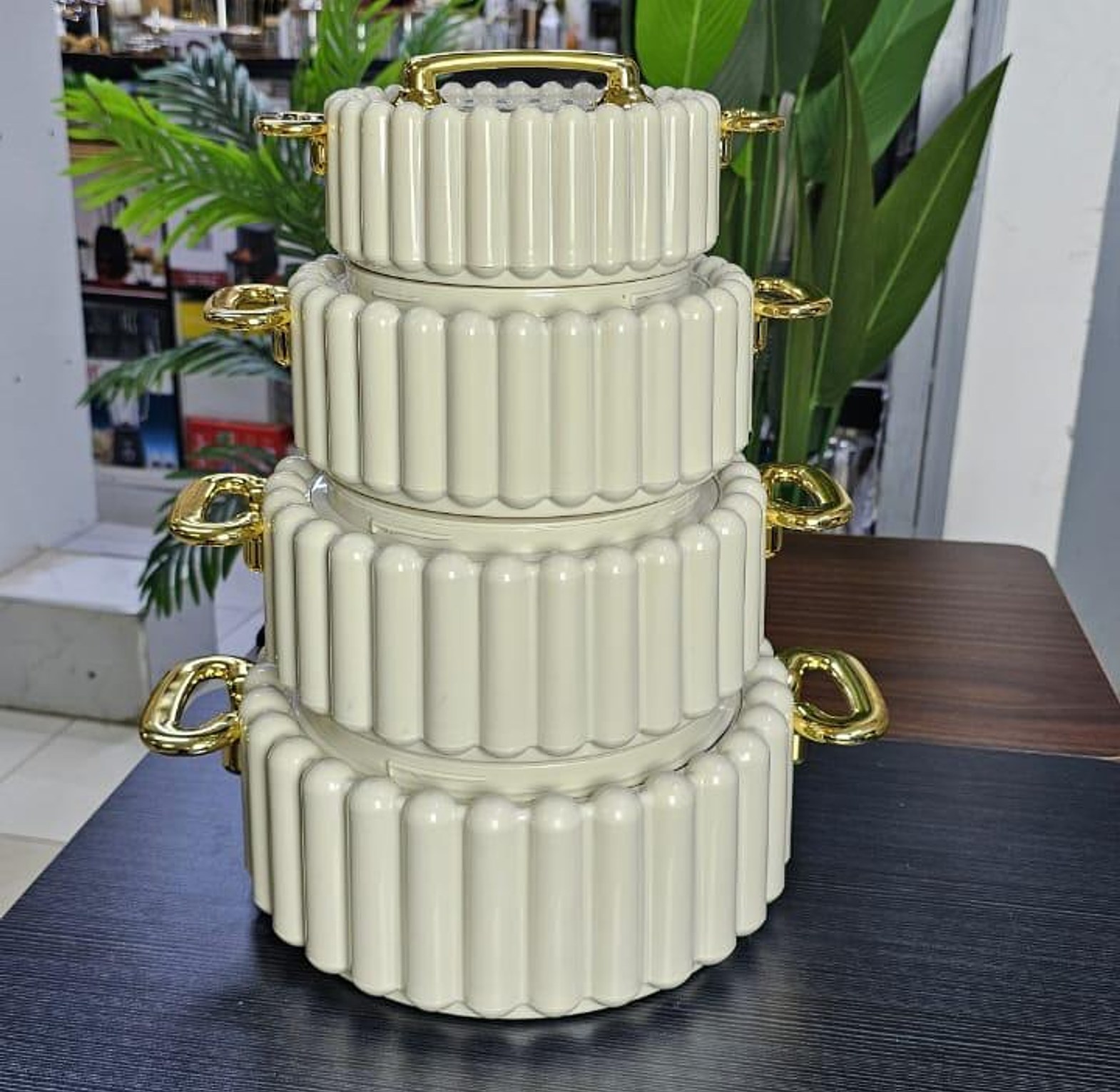 4Pcs Stylish Gold Star Hotpots Set Now Available Best Quality Keeps Hot For Long image