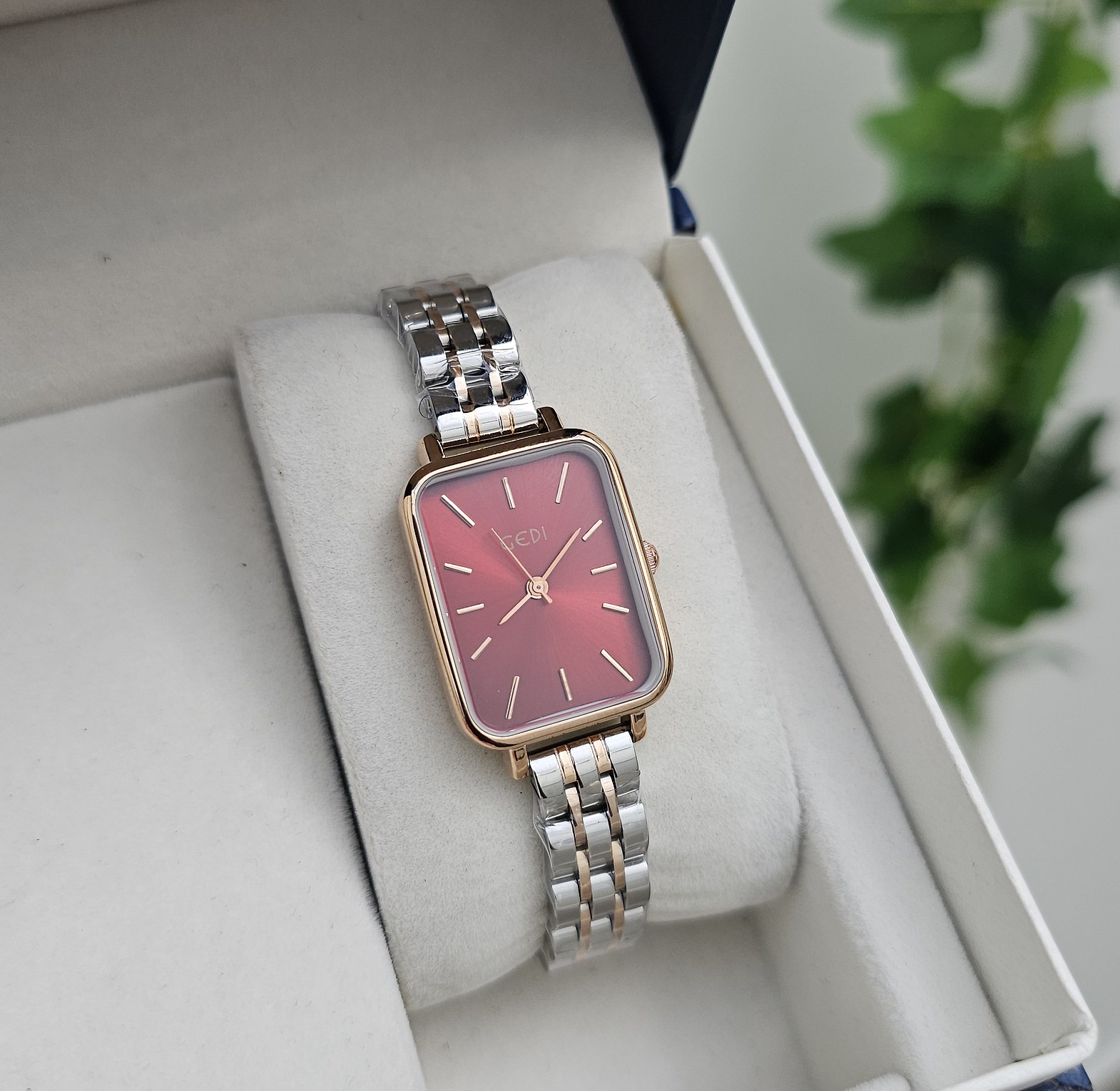 Ieke  Alvaria  watch  image