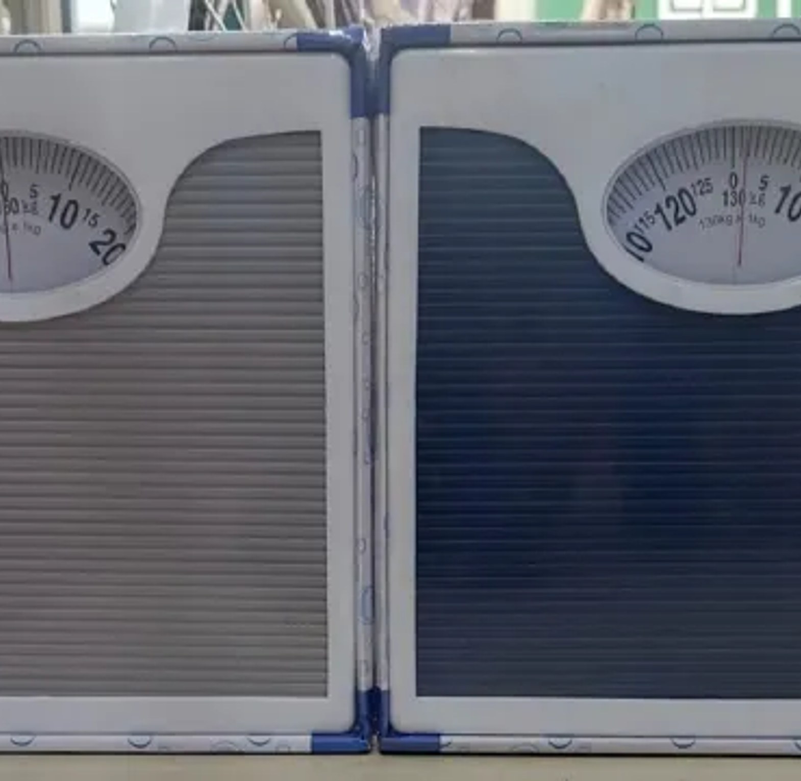 Analogue bathroom scale image