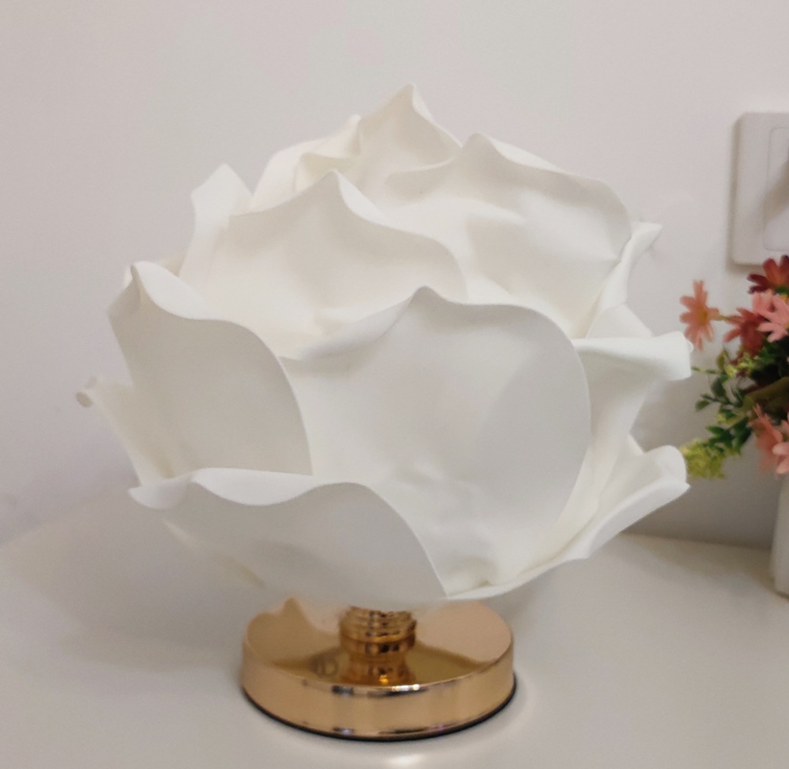 Creative Rose Floral Table Lamp image