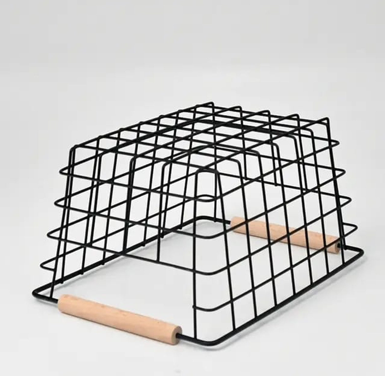 Metal Wire Storage Basket With Handle image