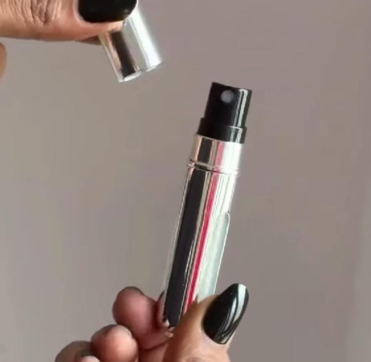 Travel mini  perfume spray bottle image