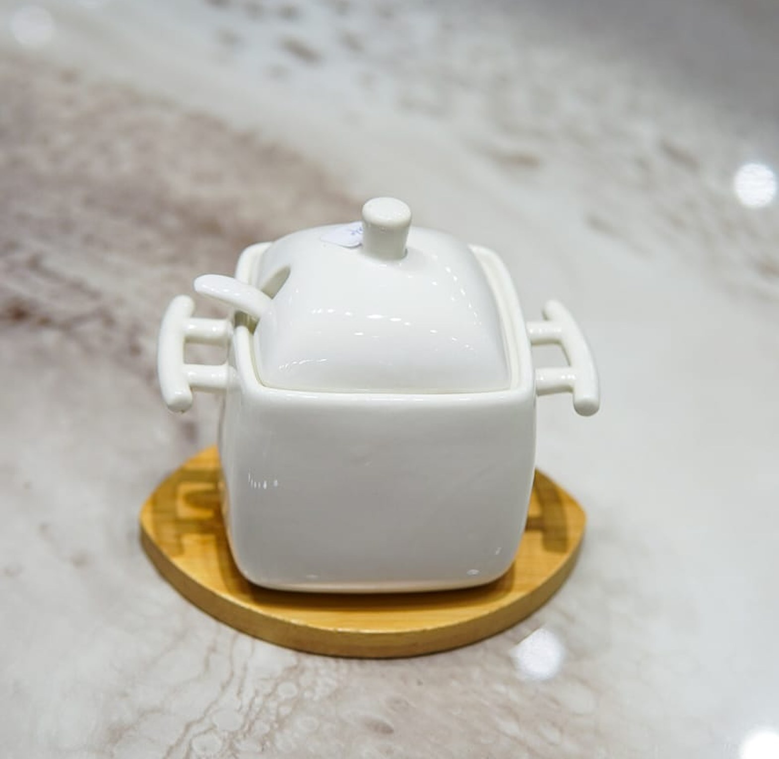 Single piece sugar dish with bamboo stand image