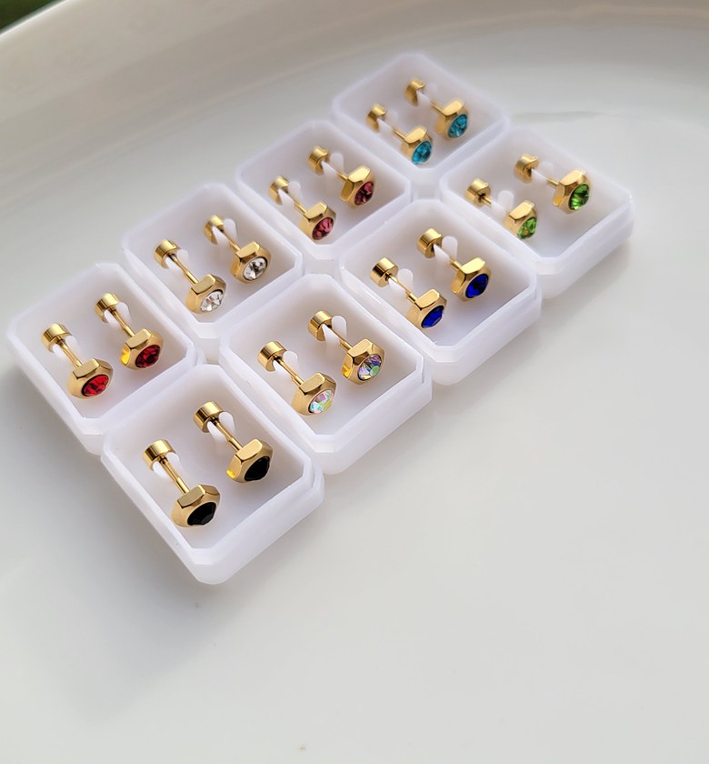 Screw studs image