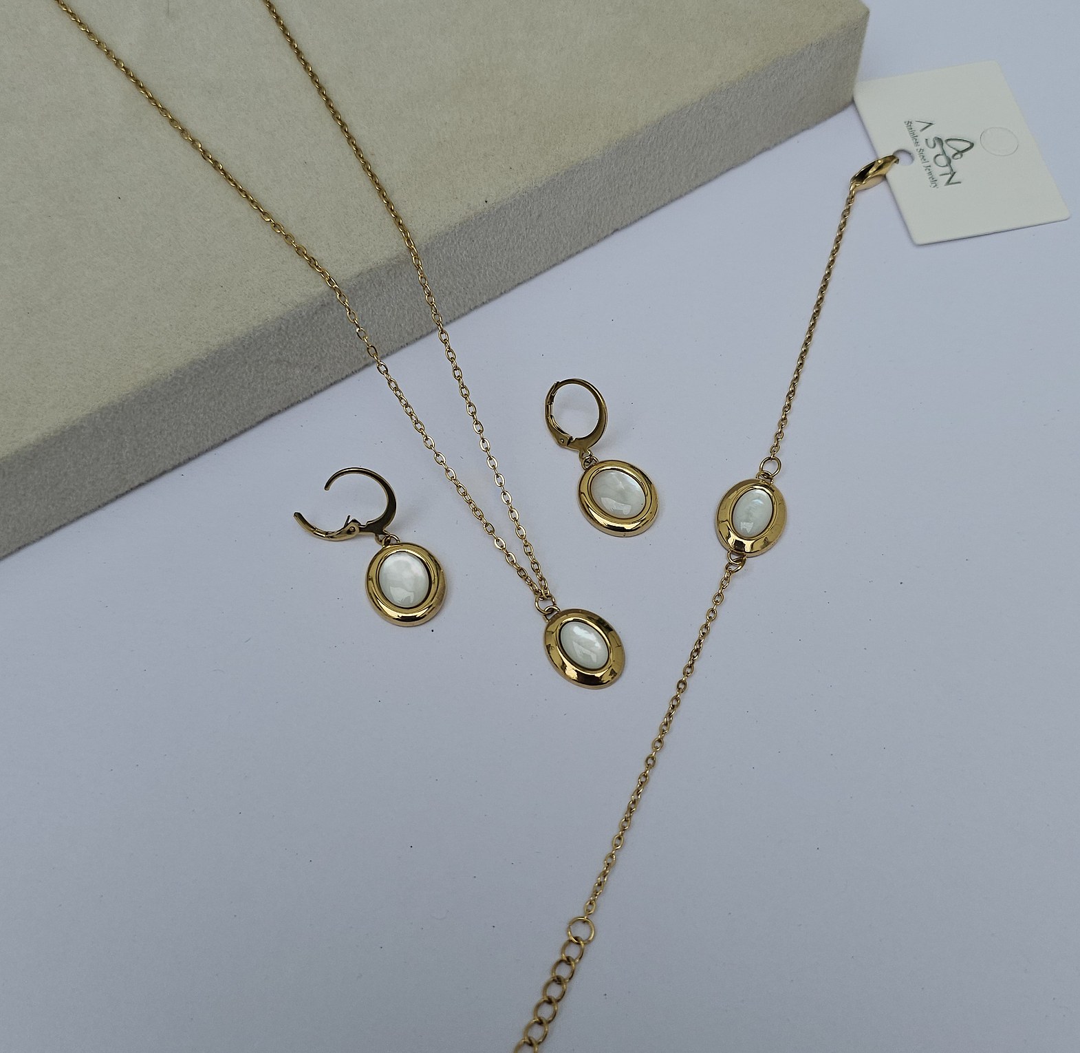 White oval set  image