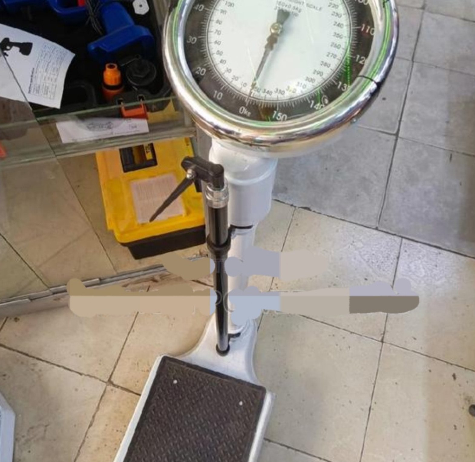 Weight and height analogue scale image