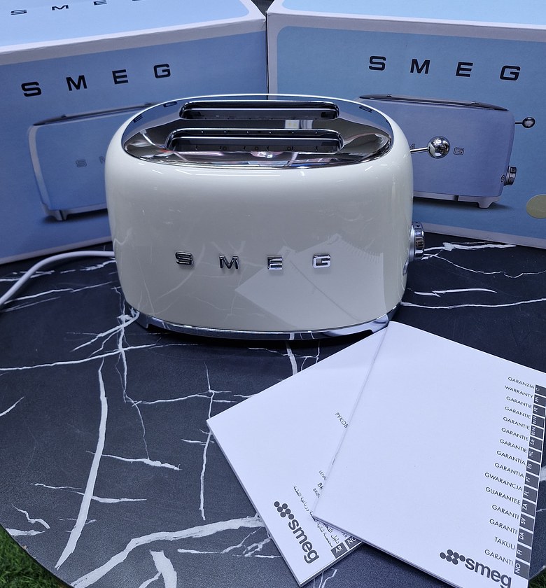 SMEG 2-Slice Retro Toaster 950W with Extra-Wide Slots image