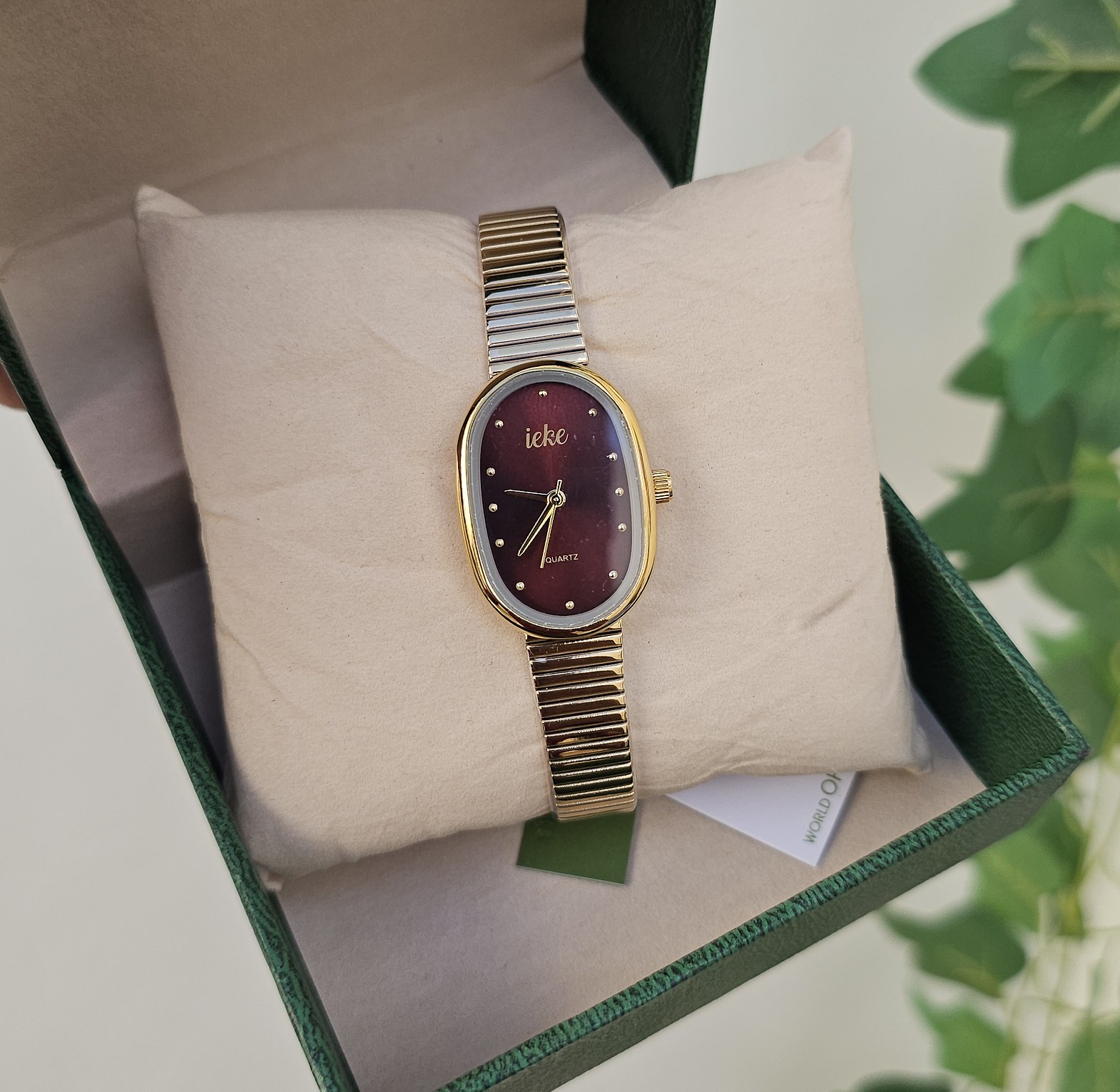 Oval classic watch  image