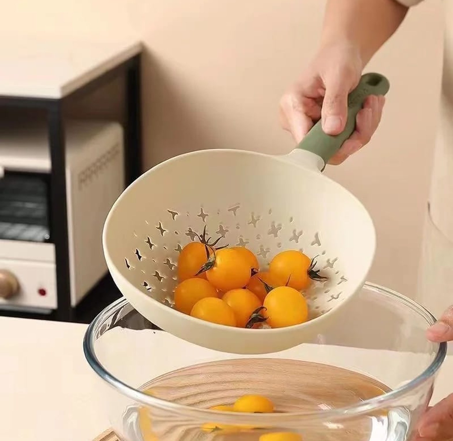 kitchen big colander image