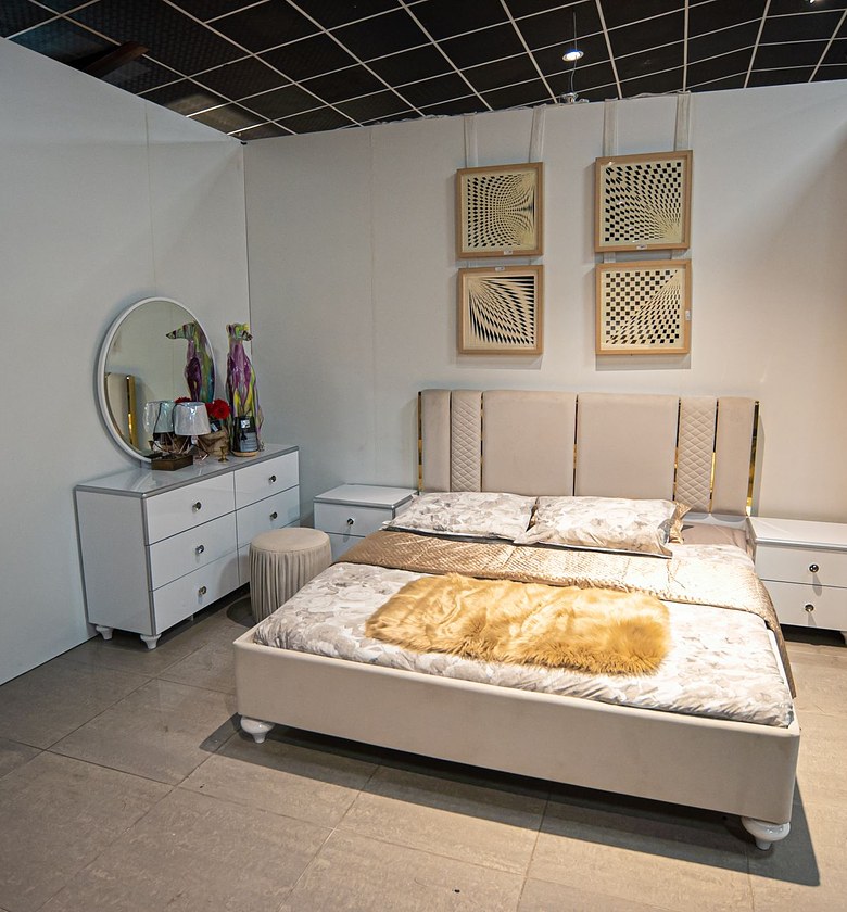 BED 180X200CM+2NSTAND+DRESSING MIRRROR image